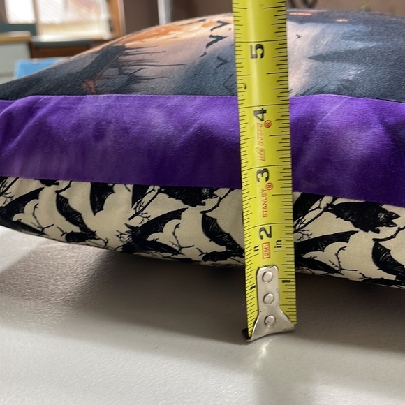 Homemade brand new T-shirt pillow.  Haunted house Bats Halloween accent pillow - Picture 8 of 8